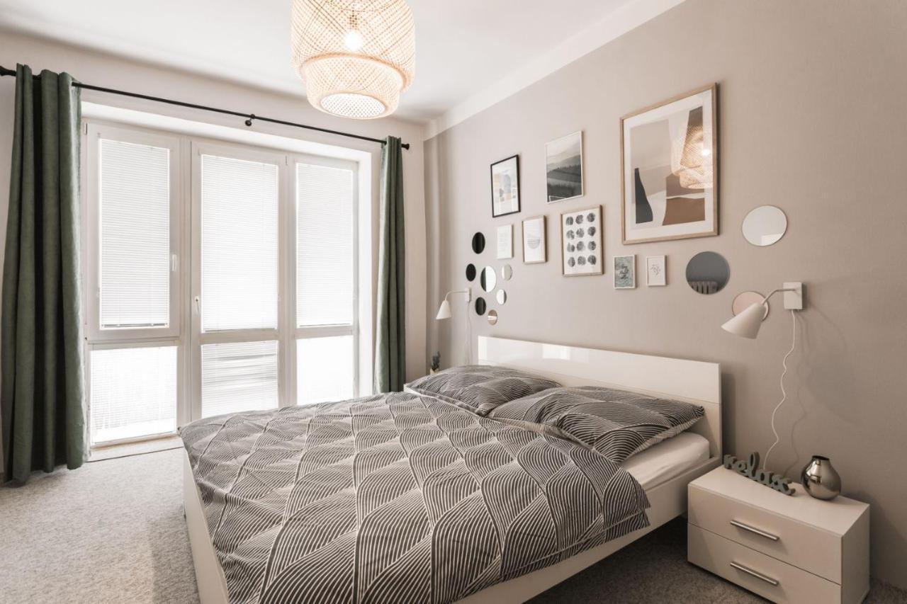 Flexihome Sk - Tolsteho - Free Parking On The Street - 2 Bedrooms コシツェ エクステリア 写真