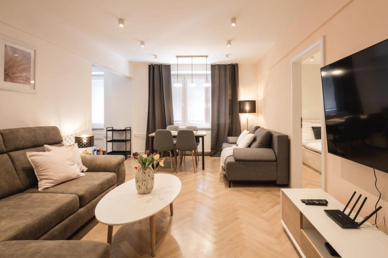 Flexihome Sk - Tolsteho - Free Parking On The Street - 2 Bedrooms コシツェ エクステリア 写真
